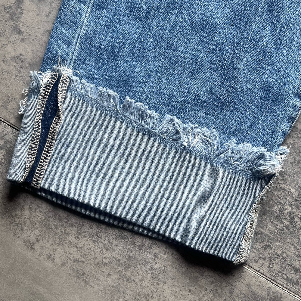 NWT Rock & Republic Women's Blue Straight Leg Jeans with Cuff